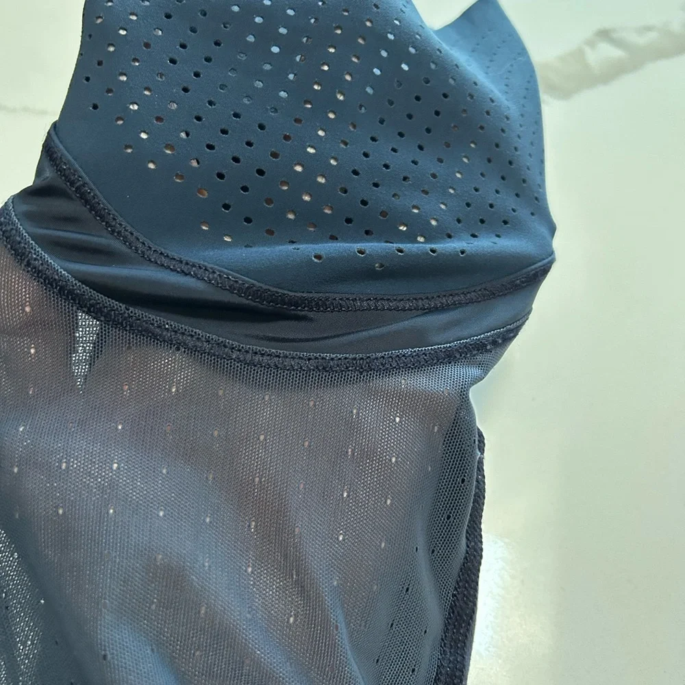 lululemon athletica Women’s Cropped Dark Blue Leggings - Picture 6 of 10